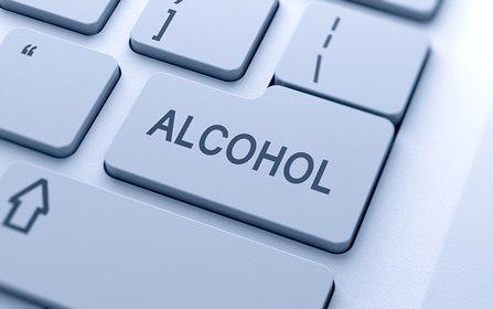 Минэкономразвития поддержало алкоголь в онлайне