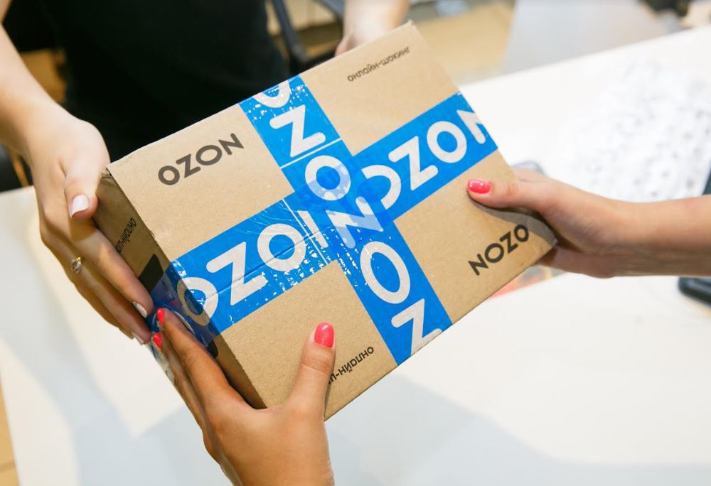 Ozon выдаст заказы в магазинах "Обуви России"