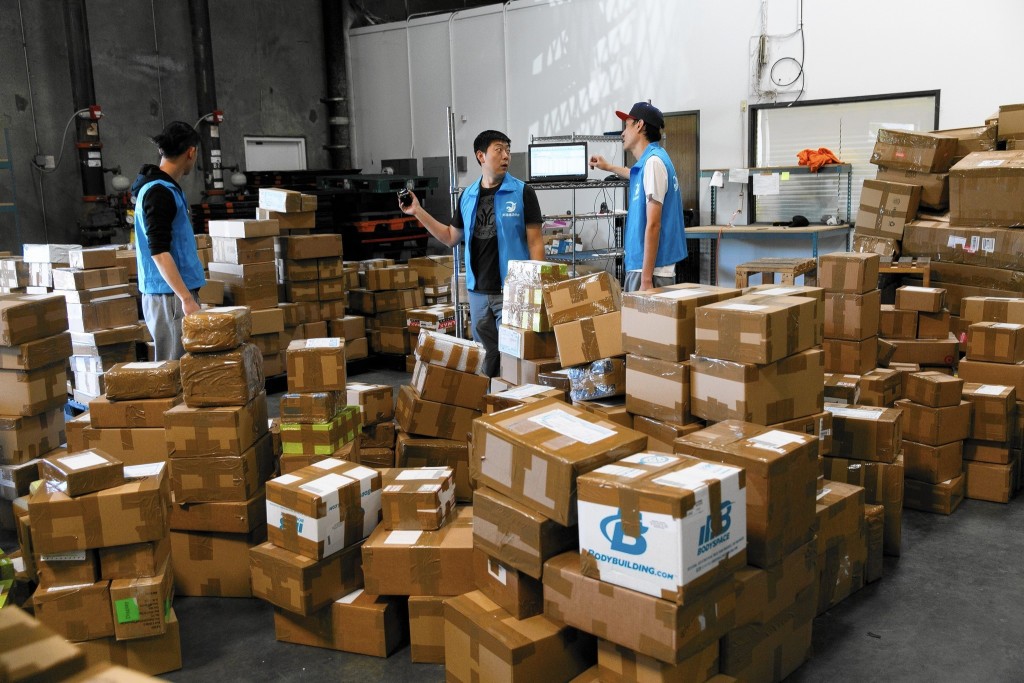 Китайские интернет-магазины слали клиентам пустые коробки, чтобы отмыть деньги