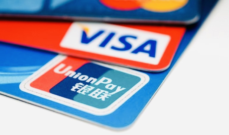 Сколько стоит альтернатива Visa и Mastercard? За оформление карты Union Pay надо платить до 10 тыс. рублей
