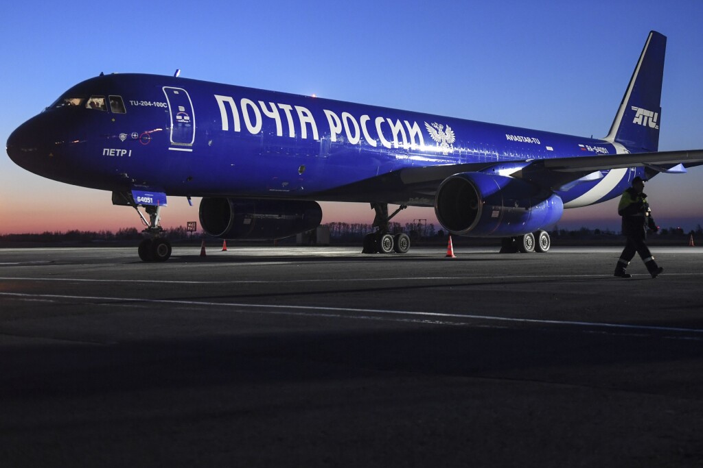 Кто и зачем должен дать "Почте России" большие деньги на много отечественных самолетов?