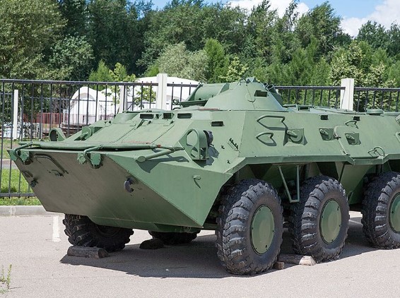 Псковская область купила два бронеавтомобиля на Avito. А какая военная техника там еще продается?