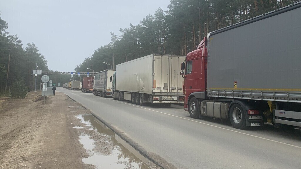 У перевозчиков опять коллапс: фуры стоят по 10 дней на границе ЕС с Таможенным союзом