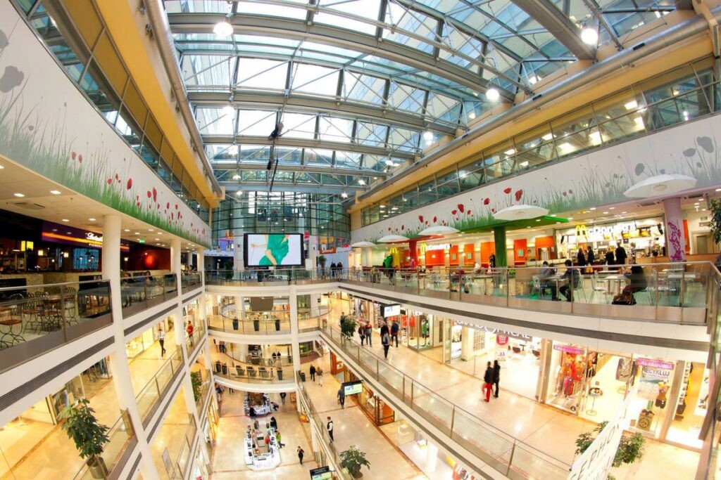 Торговые центры хотят получать долю с онлайн-выручки магазинов. А что об этом думают ритейлеры?