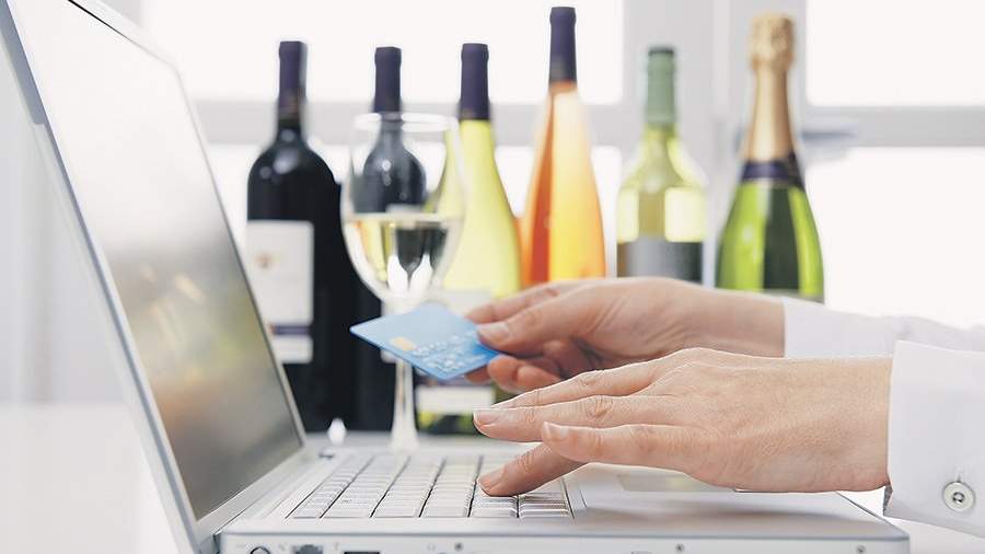 В Госдуме предложили запретить продавцам алкоголя иметь сайты и мобильные приложения