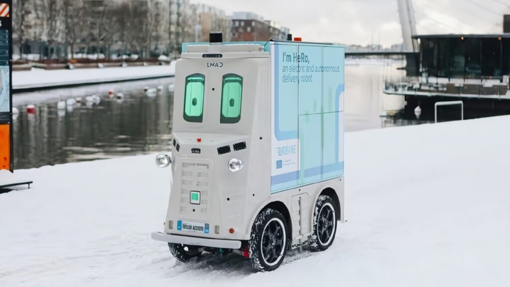 "Многозарядный" ровер. В Финляндии запустили передвижные постаматы HeRo, способные доставлять 20 заказов
